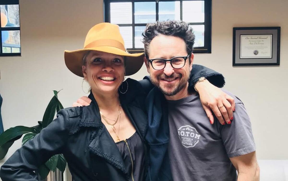 Star Wars: ingaggiata la prima regista donna - I registi Victoria Mahoney e J.J. Abrams