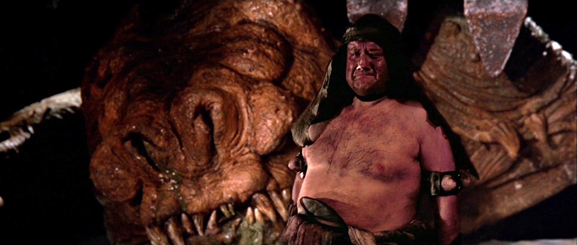 Malakili piange per la morte del Rancor.Da: starwars.wikia