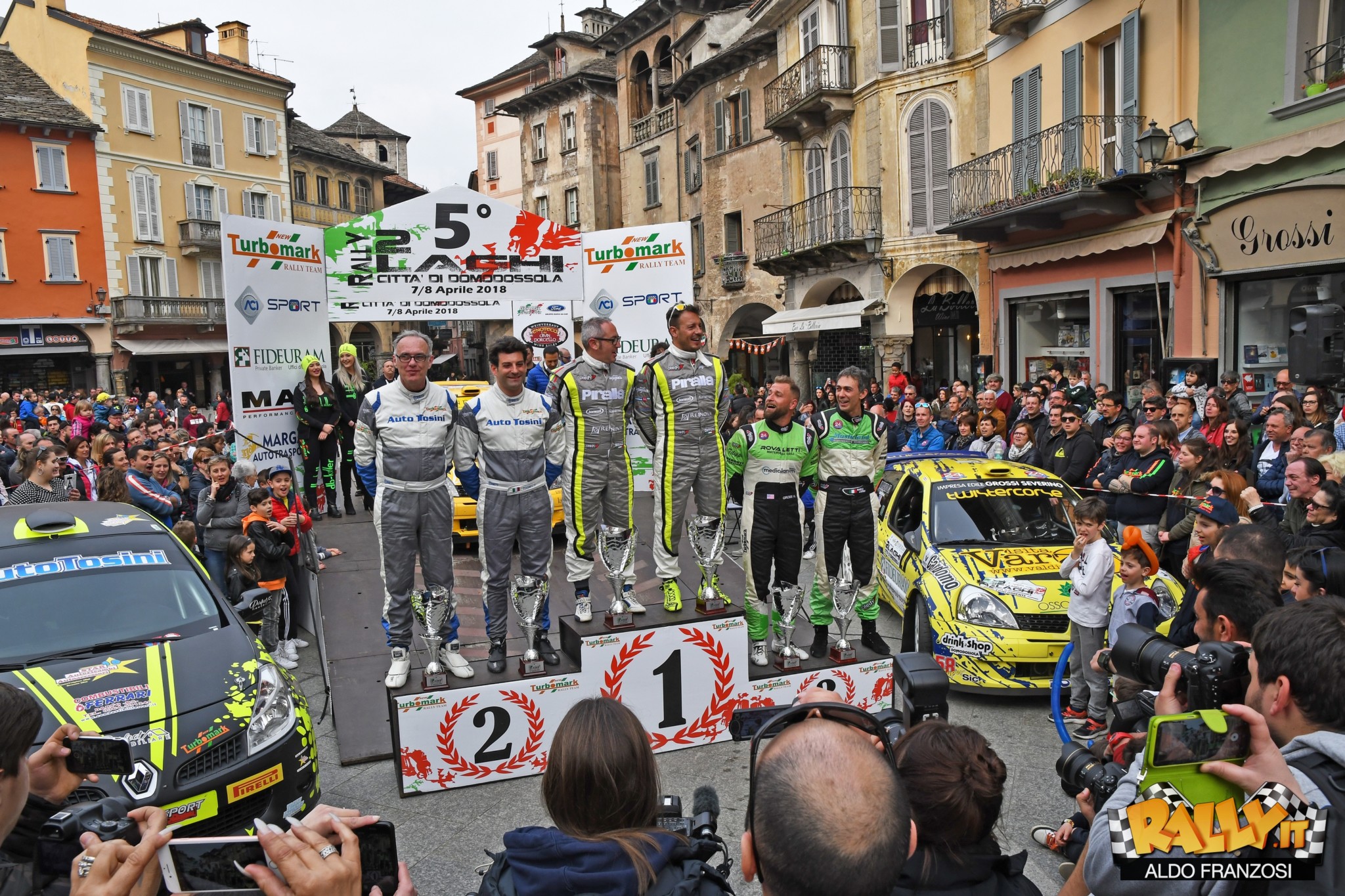 Bagno di folla a Domodossola, dove Caffoni ha finalmente potuto festeggiare il ritorno alla vittoria