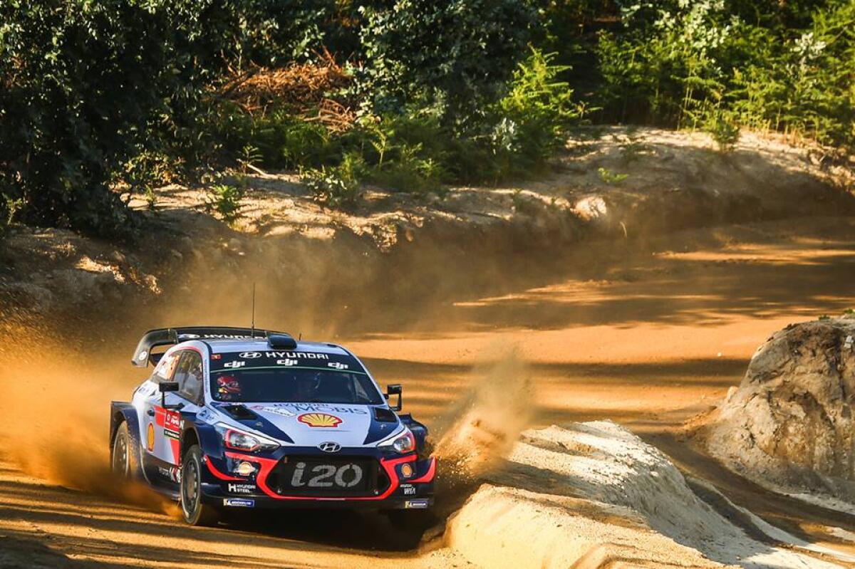 Rally di Portogallo d'altri tempi! Neuville Leader ma quanti ritiri! - 