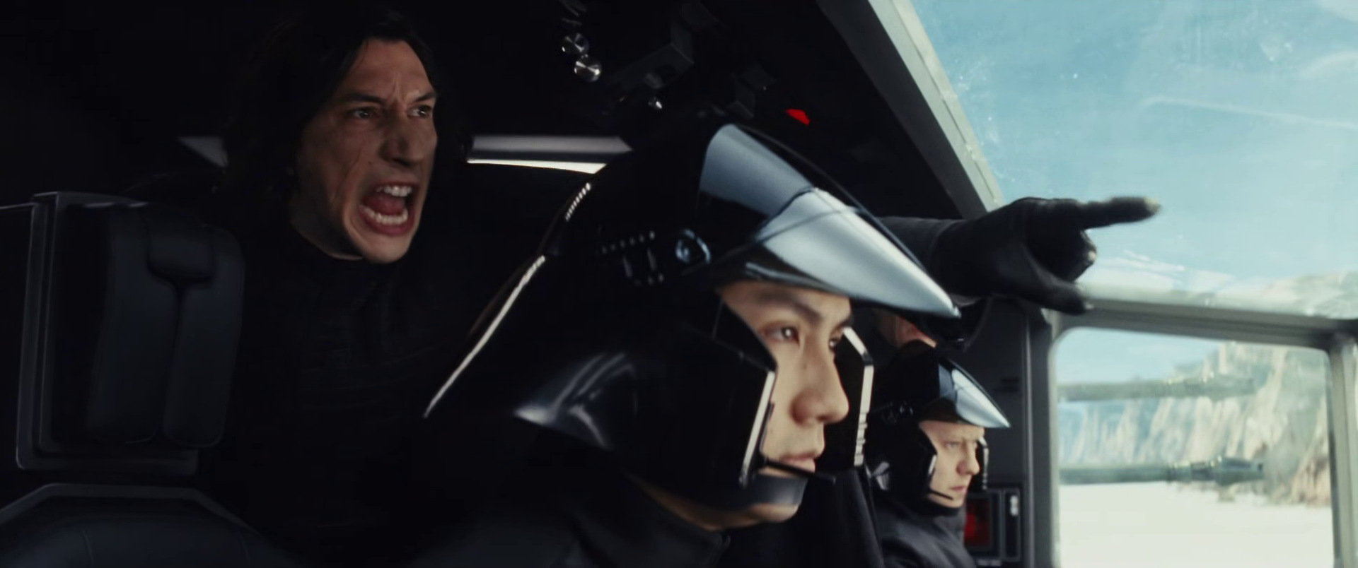 Kylo Ren chiama pezzo di ferraglia il Millennium Falcon