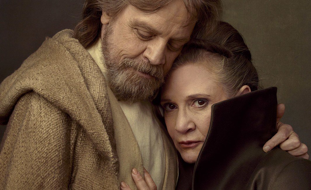 Luke e Leia si abbracciano nel servizio fotografico per Vanity Fair. Imaggine da vanityfair.com