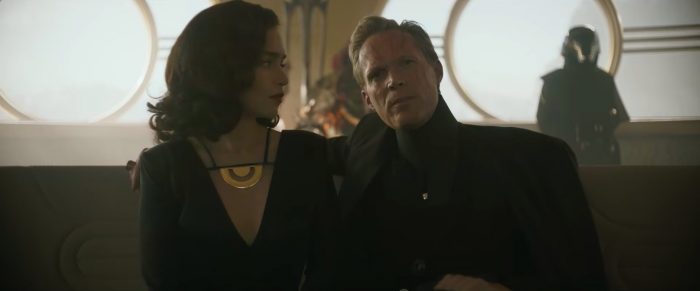 Qi'ra e Dryden Vos in Solo: A Star Wars Story.da: slashfilm