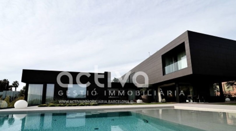 Ecco la piscina dove Malcom si rilasserà nelle ore libere; crediti: activainmobiliaria.es