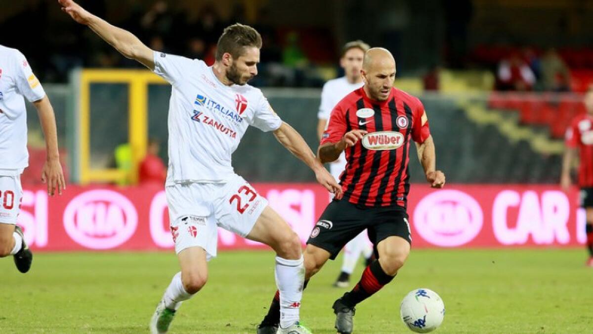 E' rossonera la cinquantesima rete (in serieB) di Galano - Galano, crediti: newsstandhub.com