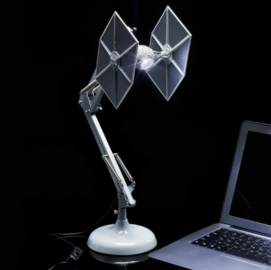Lampada da scrivania TIE-fighter.Da: DottorGadget.it
