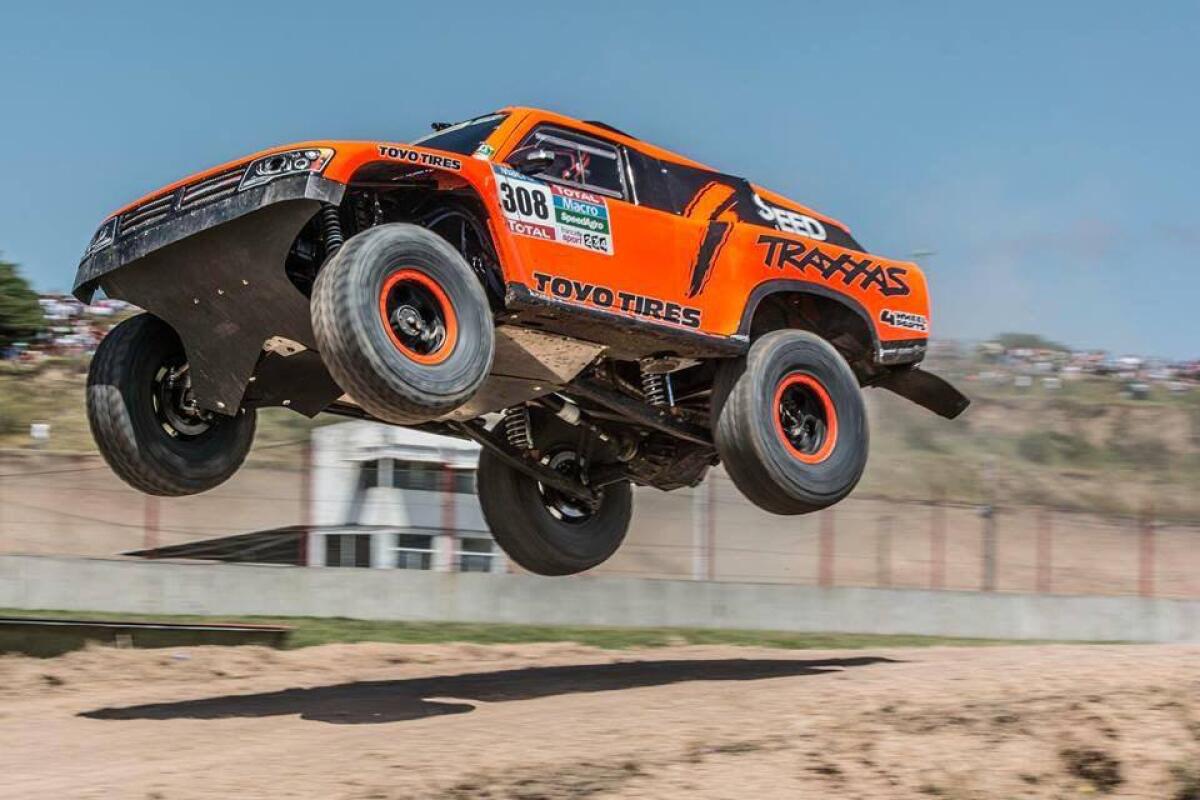 Robby Gordon nella Dakar con un mezzo tutto nuovo - 