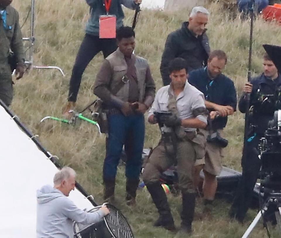 Poe e Finn sul set di Episodio IX