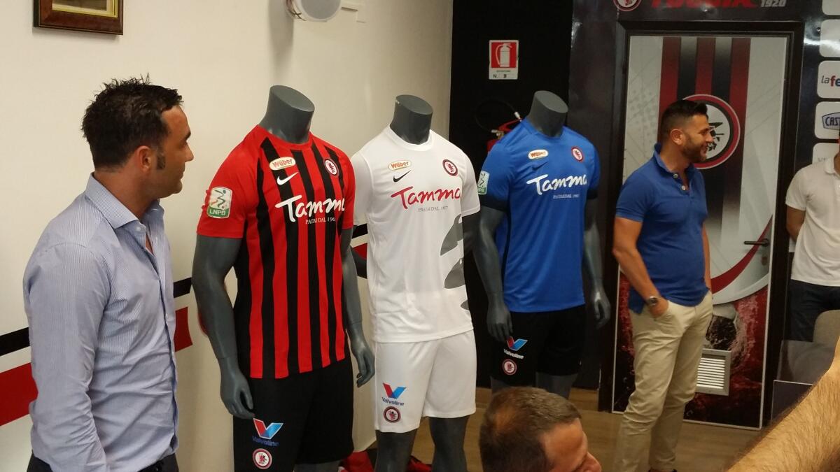 #AiutiamoIlFoggiaCalcio, l'iniziativa dei tifosi rossoneri - Foggia Calcio, crediti: tizianacuttano.altervista.org