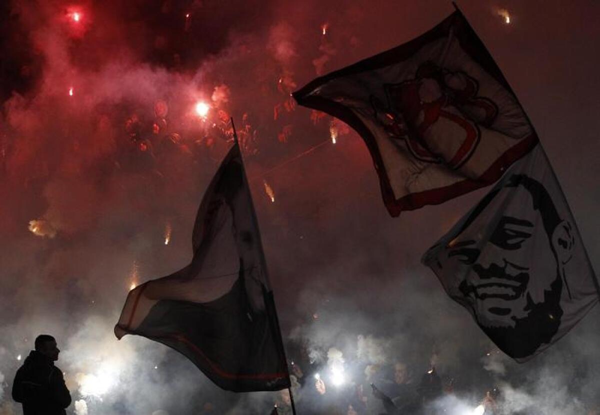 Cremona ringrazia la Foggia Ultrà per la solidarietà - Scontri tra tifosi in Serbia, crediti: ANSA/AP Photo/Darko Vojinovic