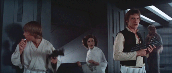 Luke, Han, Leia e Chewie cercano di salire sul Falcon. E i capelli di Luke sono perfetti.Fonte: Gifer