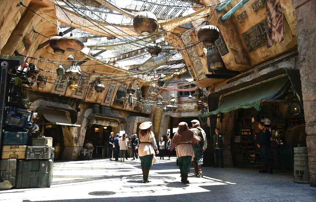 Entriamo all'interno dello Star Wars: Galaxy's Edge!