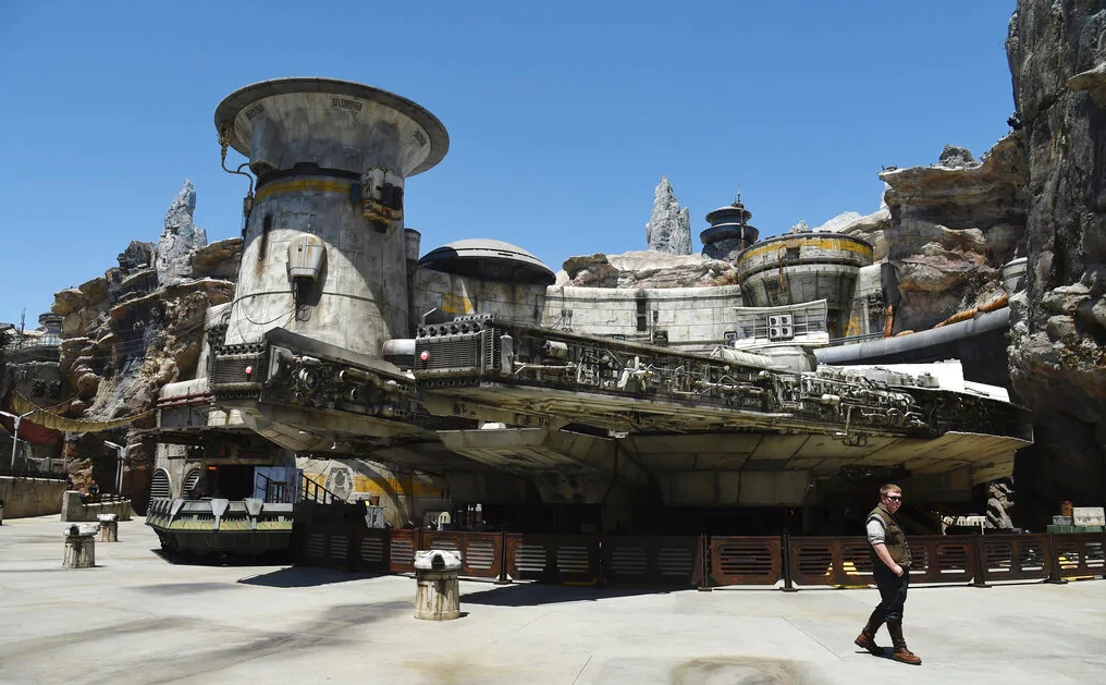 Entriamo all'interno dello Star Wars: Galaxy's Edge!