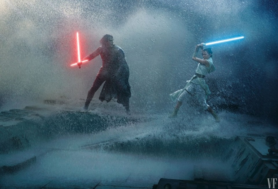 Rey e Kylo Ren si affrontano.Da: vf