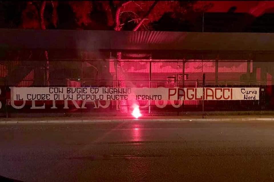 Lo striscione della Curva Nord al Pino Zaccheria
