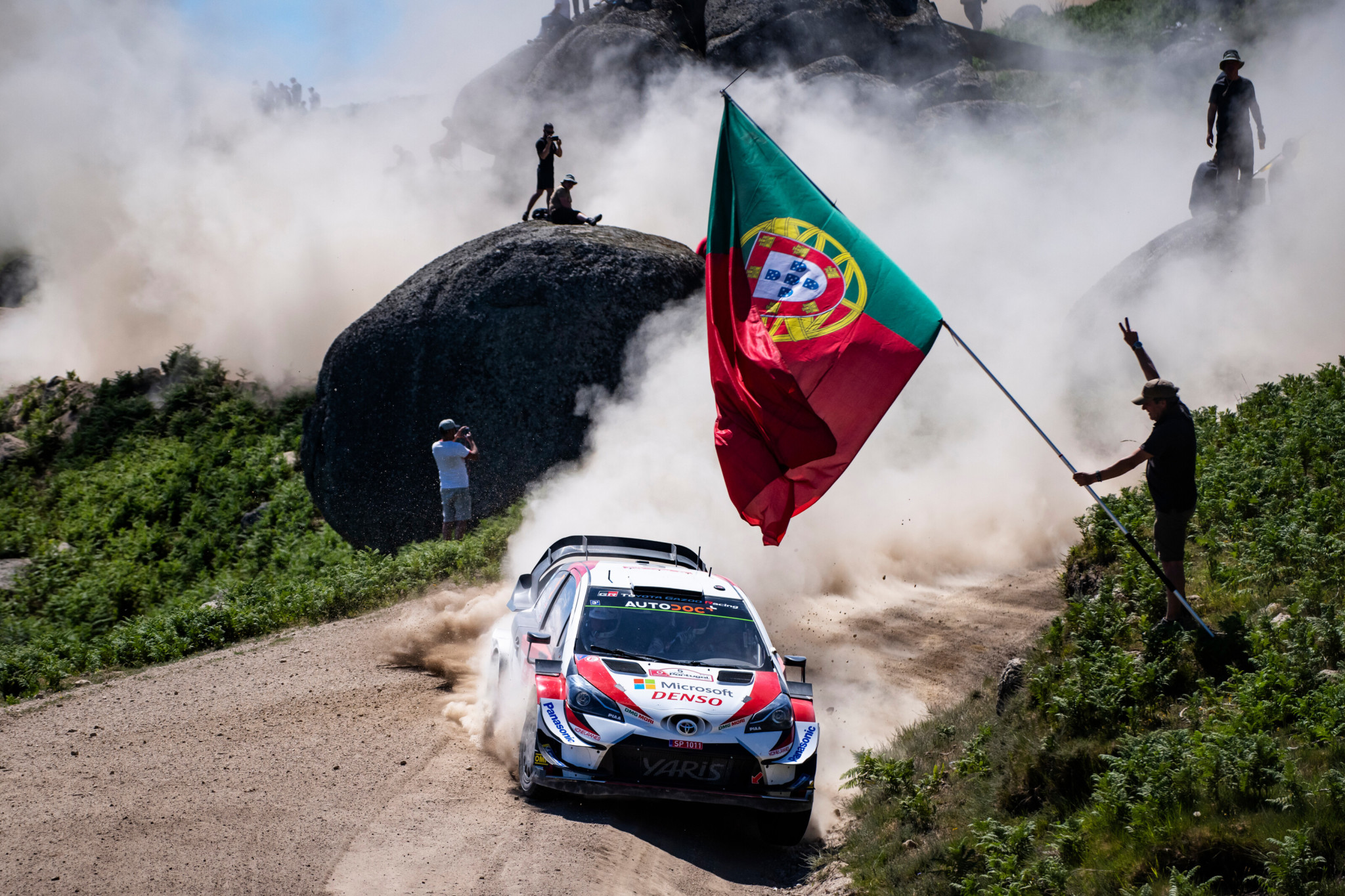 Kris Meeke butta via tutto nel giro di due speciali (Jaanus Ree / Red Bull Content Pool)