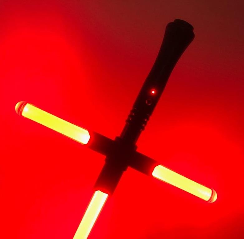 La spada modello Idra con guardia laser.Da: spadedellaforza