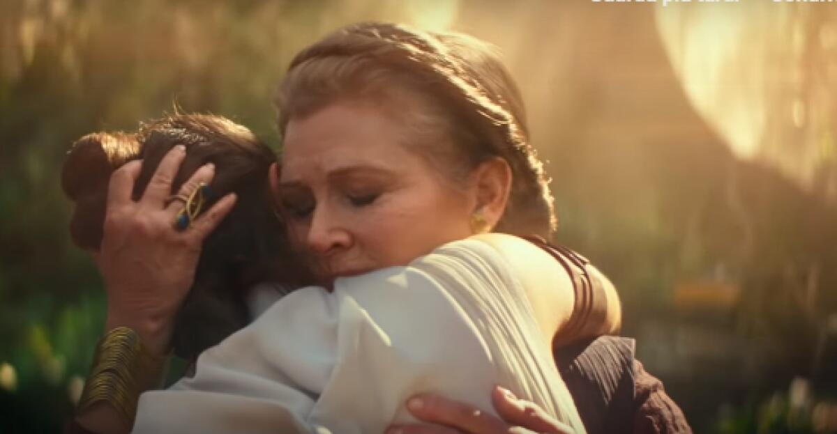 Cosa si sono dette Daisy Ridley e Carrie Fisher durante il loro abbraccio? - Il commovente abbraccio tra Leia e Rey nel trailer di Episodio IX