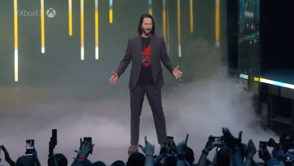 Keanu Reeves durante la sua apparizione al briefing di Xbox all'E3 2019.