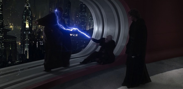 In Episodio III, il momento in cui Palpatine, aiutato da Anakin, uccide Mace Windu.Fonte: WhatCulture