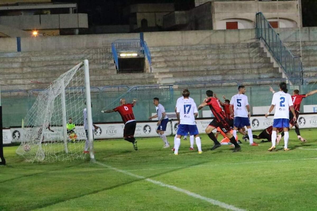 Il Foggia in inferiorità batte il Brindisi, stupisce Di Stasio - 