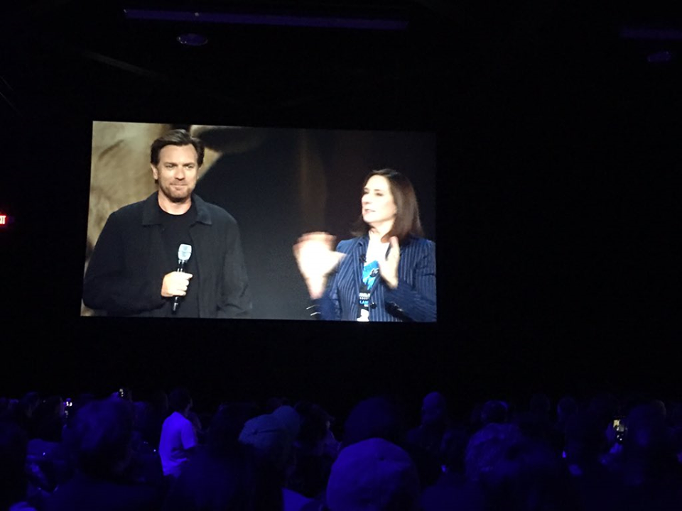 Ewan McGregor e Kathleen Kennedy sul palco del D23 Expo