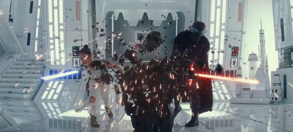 La spiegazione dettagliata della scena di Rey e Kylo Ren in cui viene distrutto l'altare - La scena del trailer in cui viene distrutto l'altare