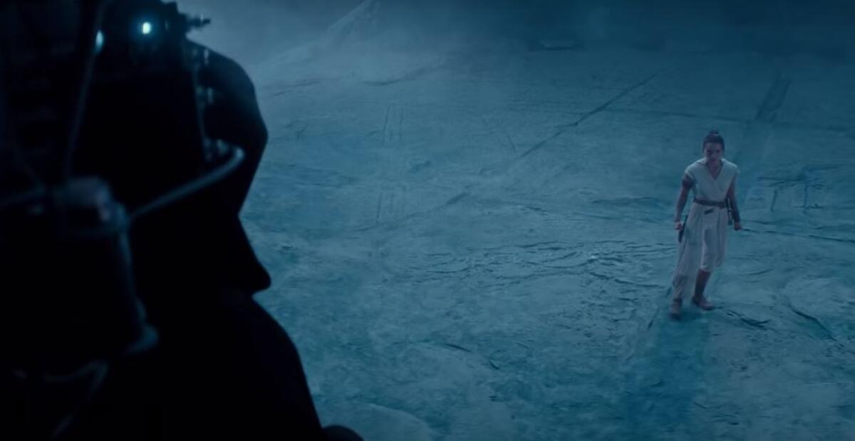 Episodio IX: e se quello alla fine del trailer non fosse l'Imperatore? - Rey di fronte a suo nonno Palpatine