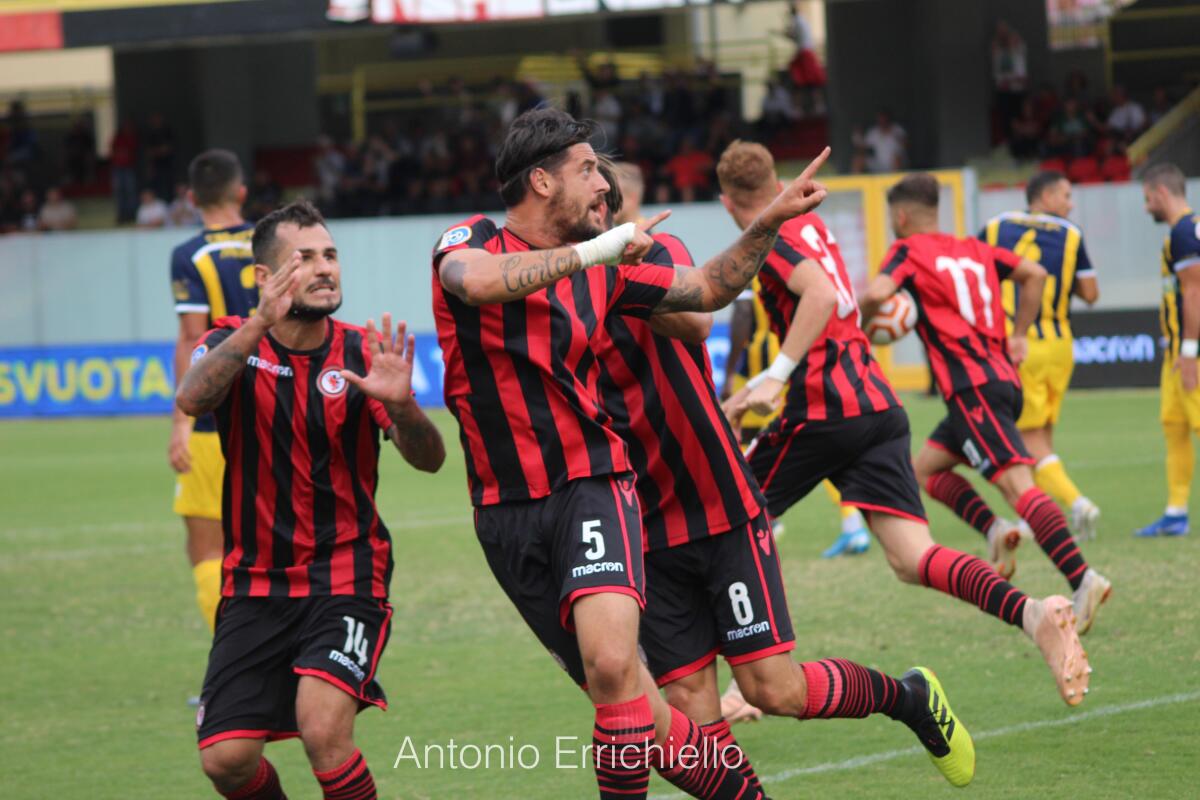 Calcio Foggia, la scheda di Christian Anelli - La rete di Anelli, crediti: Antonio Errichiello