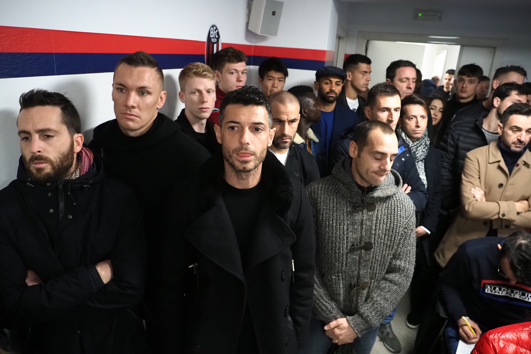 291119 - sport calcio - conferenza stampa allenatore Bologna FC Sinisa Mihajlovic sulla stato do salute attuale con medici dottor Michele Cavo e Francesca Bonifazzi - I RAGAZZI DELLA SQUADRA GIOCATORI - 291119 - SPORT CALCIO - CONF STAMPA ALLENATORE MIHAJ