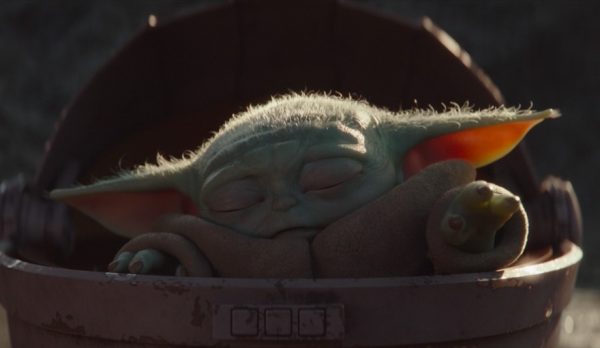 Il piccolo Yodino usa la Forza per fermare il Mudhorn