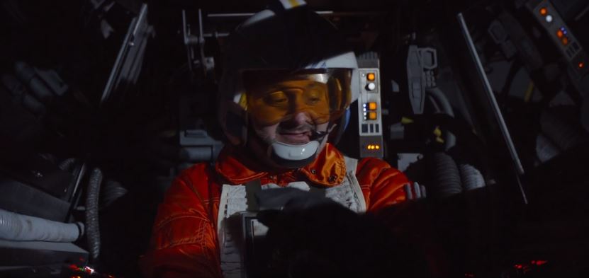 Dave Filoni interpreta un pilota della Nuova Repubblica
