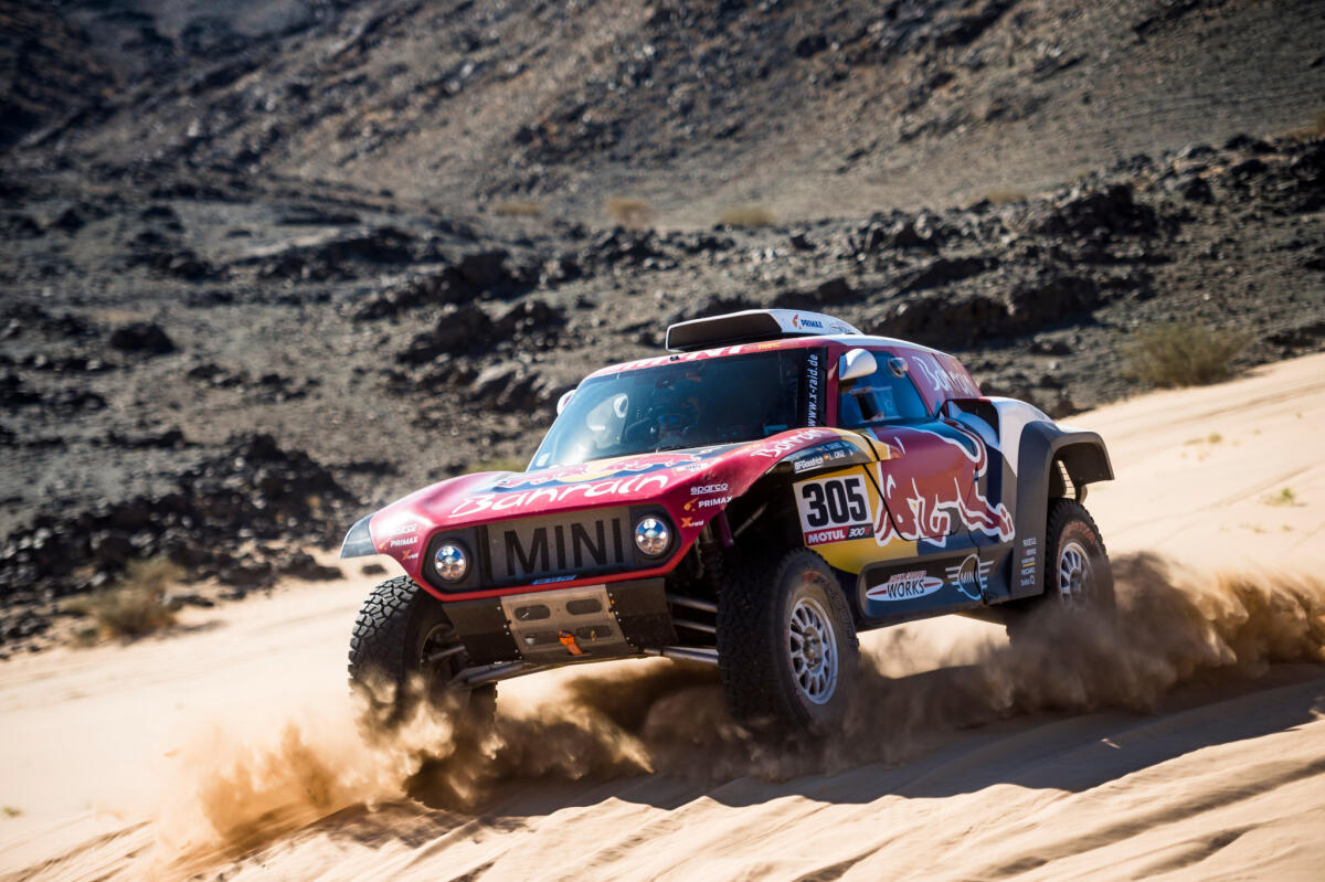 Dakar 5° tappa - Sainz e Mini volano nel deserto arabo - 
