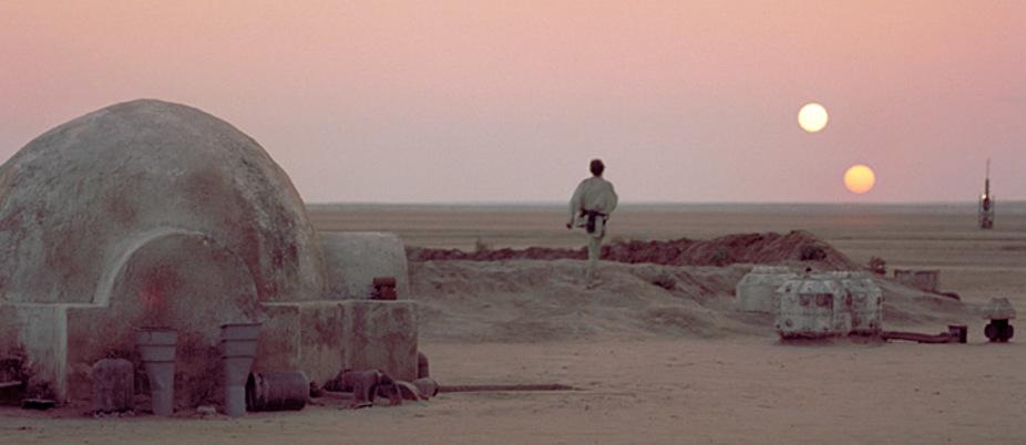 L'iconica scena in cui Luke osserva i due soli di Tatooine.Fonte: the conversation