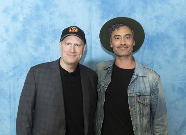 Taika Waititi e Kevin Feige.Fonte: GMA Network