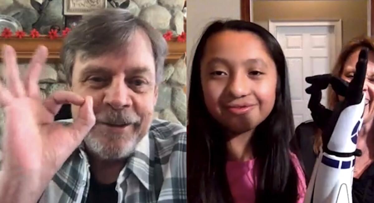 La storia della piccola fan che grazie a Mark Hamill ha ricevuto una protesi di R2-D2 (video) - Mark Hamill e la piccola Bella con la sua magnifica protesi nuova.
Da: Open Bionics