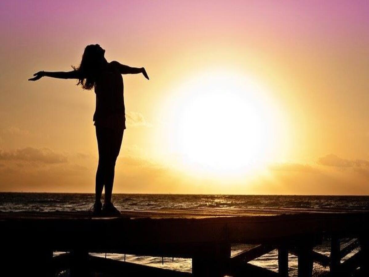 Frasi e immagini su se stessi: 140 aforismi e pensieri per star bene con se stessi - 