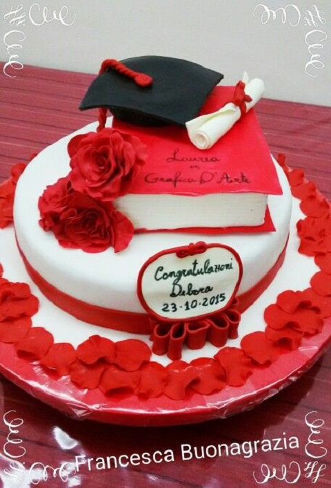 torta laurea immagini