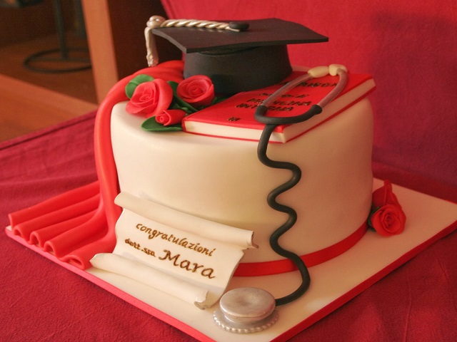 torta laurea medicina