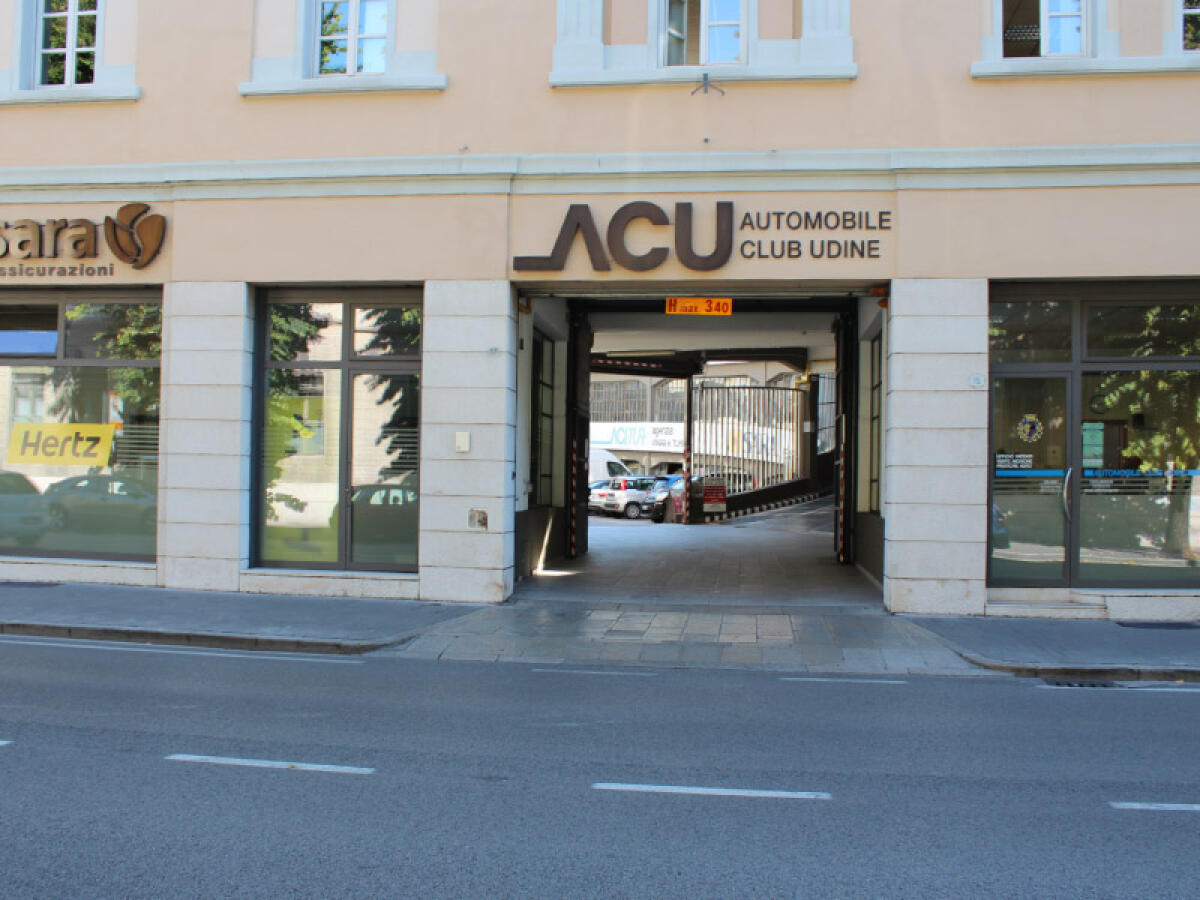 AC UDINE DONA UN'APPARECCHIATURA ALLA TERAPIA INTENSIVA - 