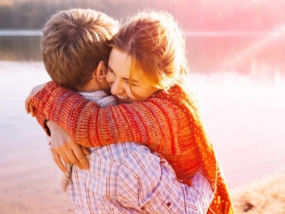 101 frasi sugli abbracci, immagini con frasi e video - 