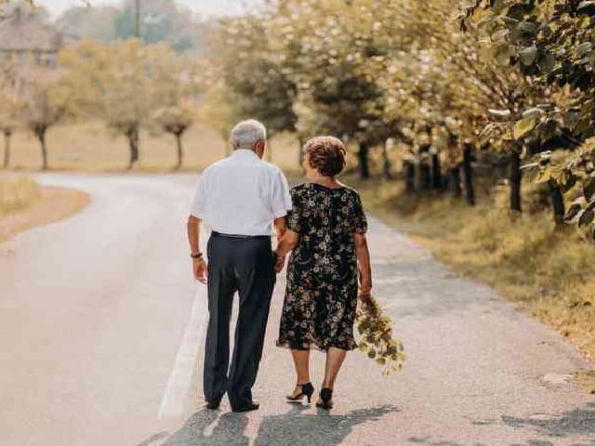 50 anni di matrimonio: 75 frasi, immagini e video da dedicare - 
