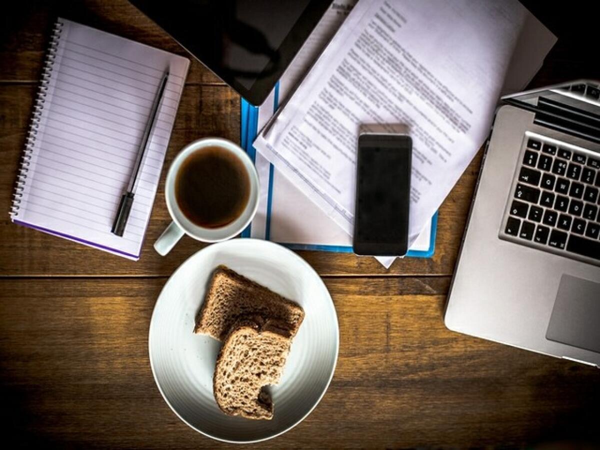 100 frasi sul lavoro, aforismi, auguri di buon lavoro e immagini per i lavoratori. - 