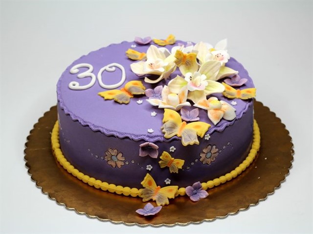 Frasi, immagini e video per 30° compleanno: 104 dediche speciali per coloro che soffiano su 30 candeline
