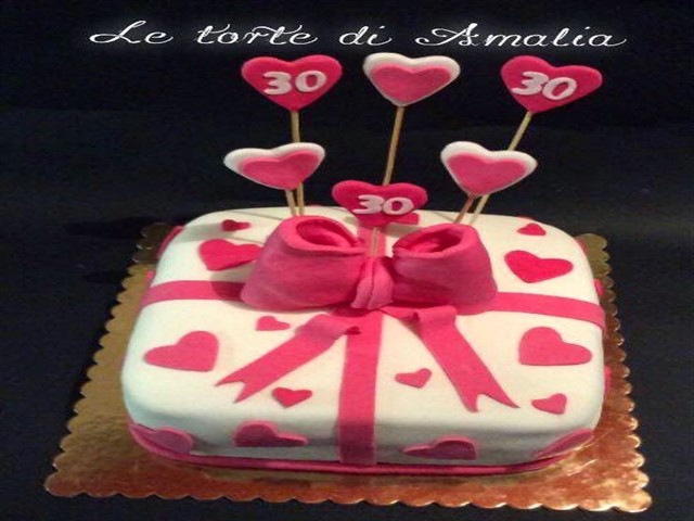 Frasi, immagini e video per 30° compleanno: 104 dediche speciali per coloro che soffiano su 30 candeline
