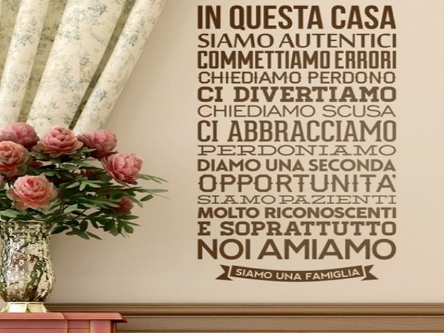 In questa casa siamo autentici, commettiamo errori, chiediamo perdono, ci divertiamo, chiediamo scusa, ci abbracciamo, perdoniamo,diamo una seconda opportunità, siamo pazienti, molto riconoscenti e soprattutto noi amiamo.Siamo una famiglia.