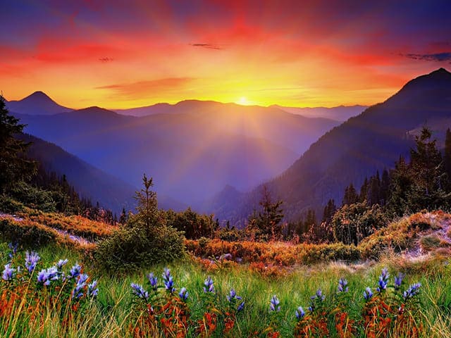 tramonto in montagna immagini