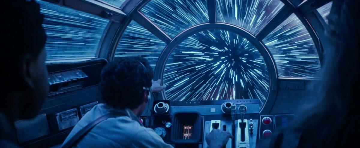 Ecco i luoghi visitati dal Millennium Falcon all'inizio di Episodio IX - Il Millennium Falcon  entra nell'hyperdrive