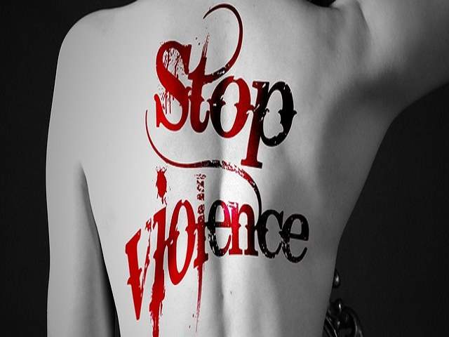 Stop violence.Stop alla violenza.