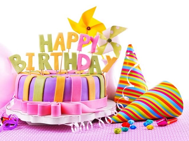 Happy Birthday (buon compleanno).